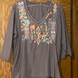Johnny Was Sz L Gray Embroidered Top$42